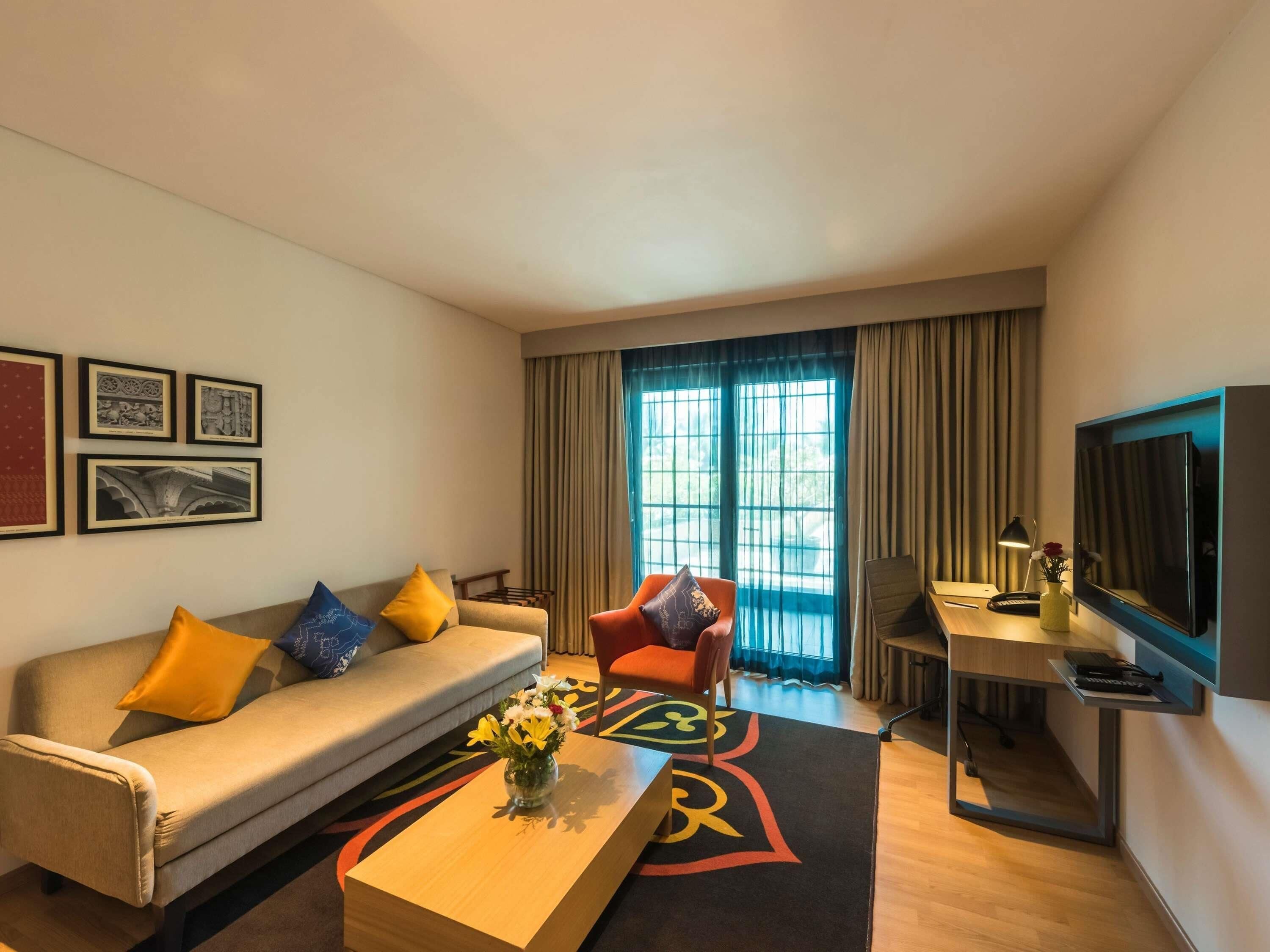 Suite (Heritage) | Premium bedding, memory foam beds, in-room safe, desk