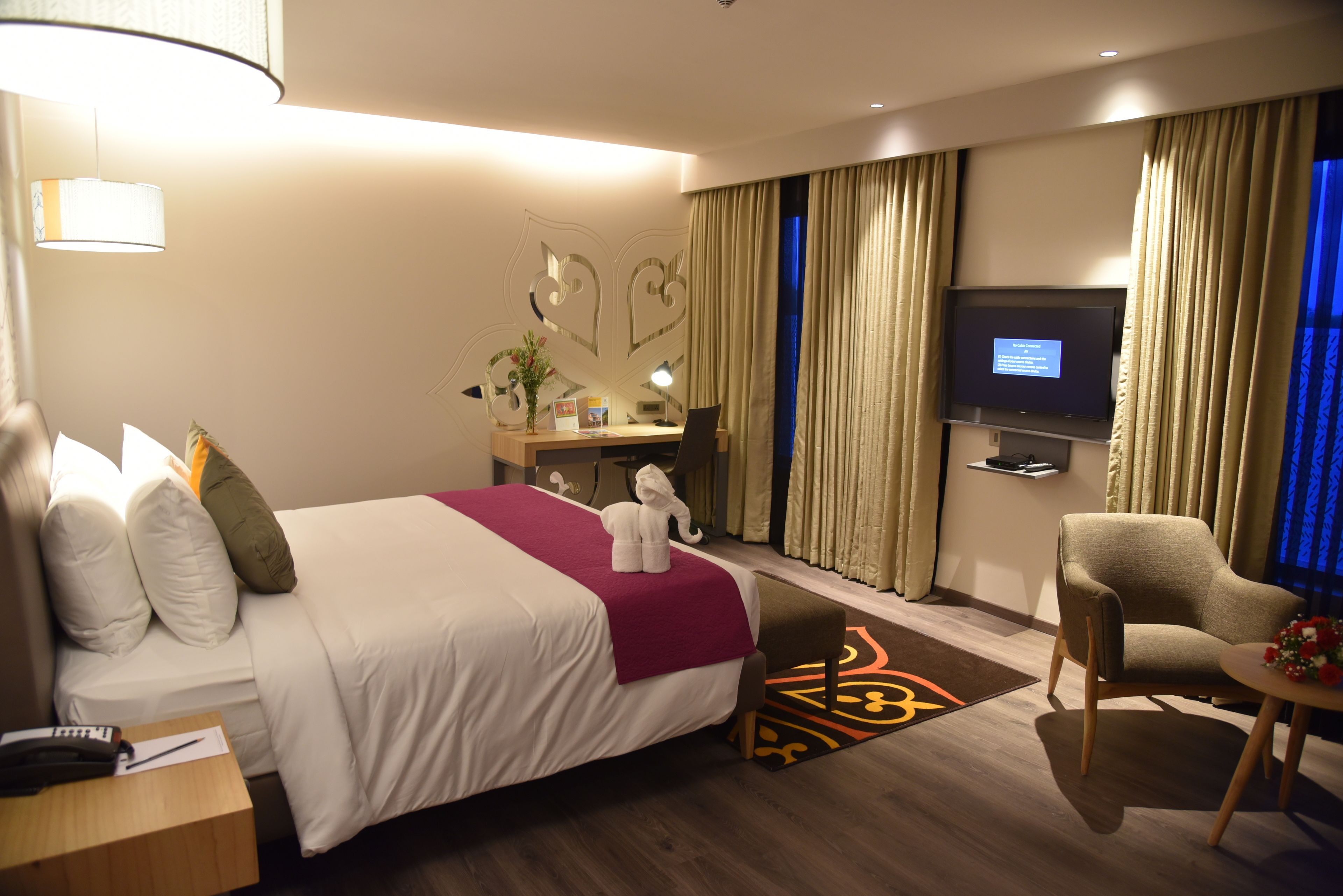 1 bedroom, in-room safe, desk, blackout curtains