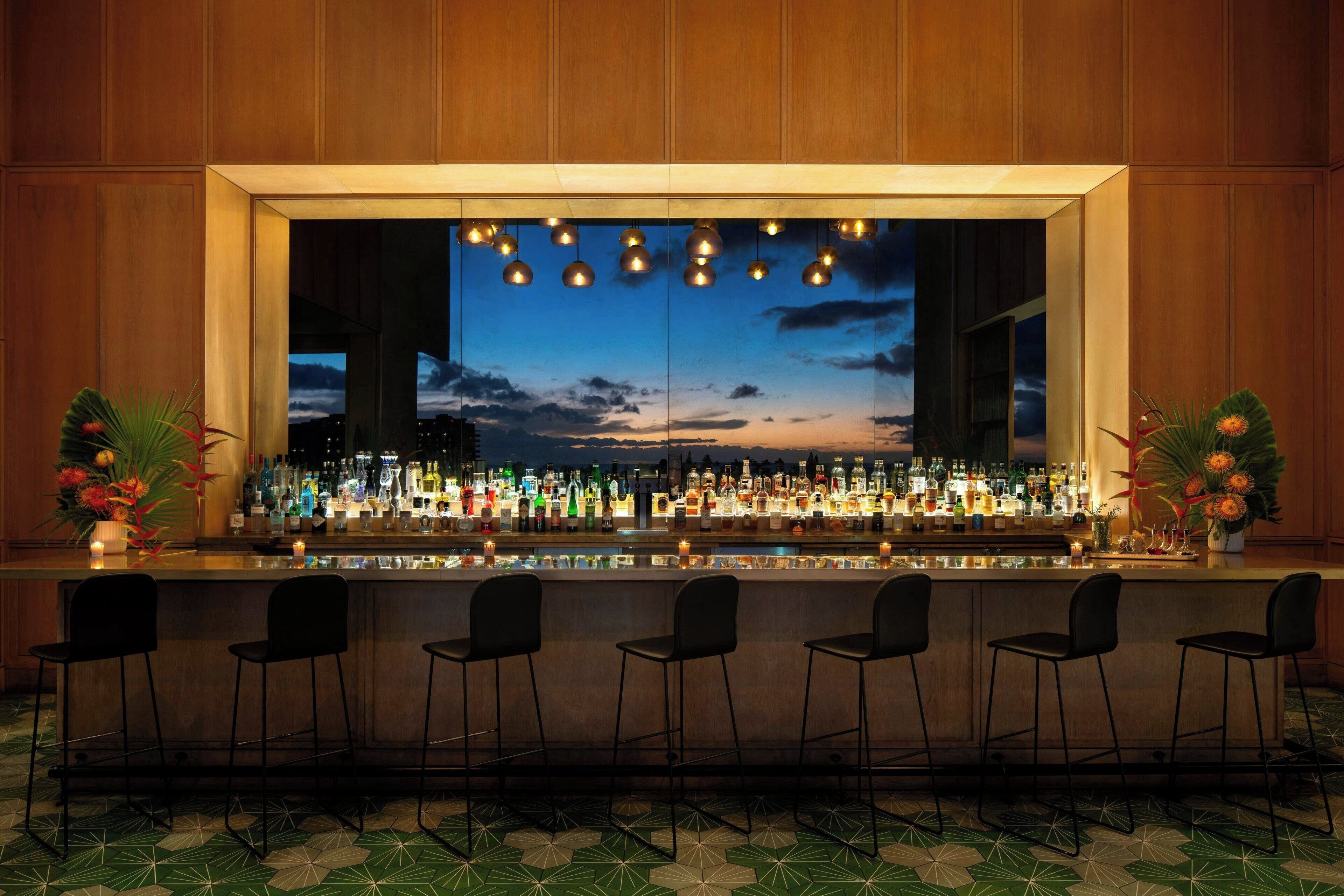 2 bares/lounges