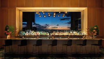 2 bares/lounges