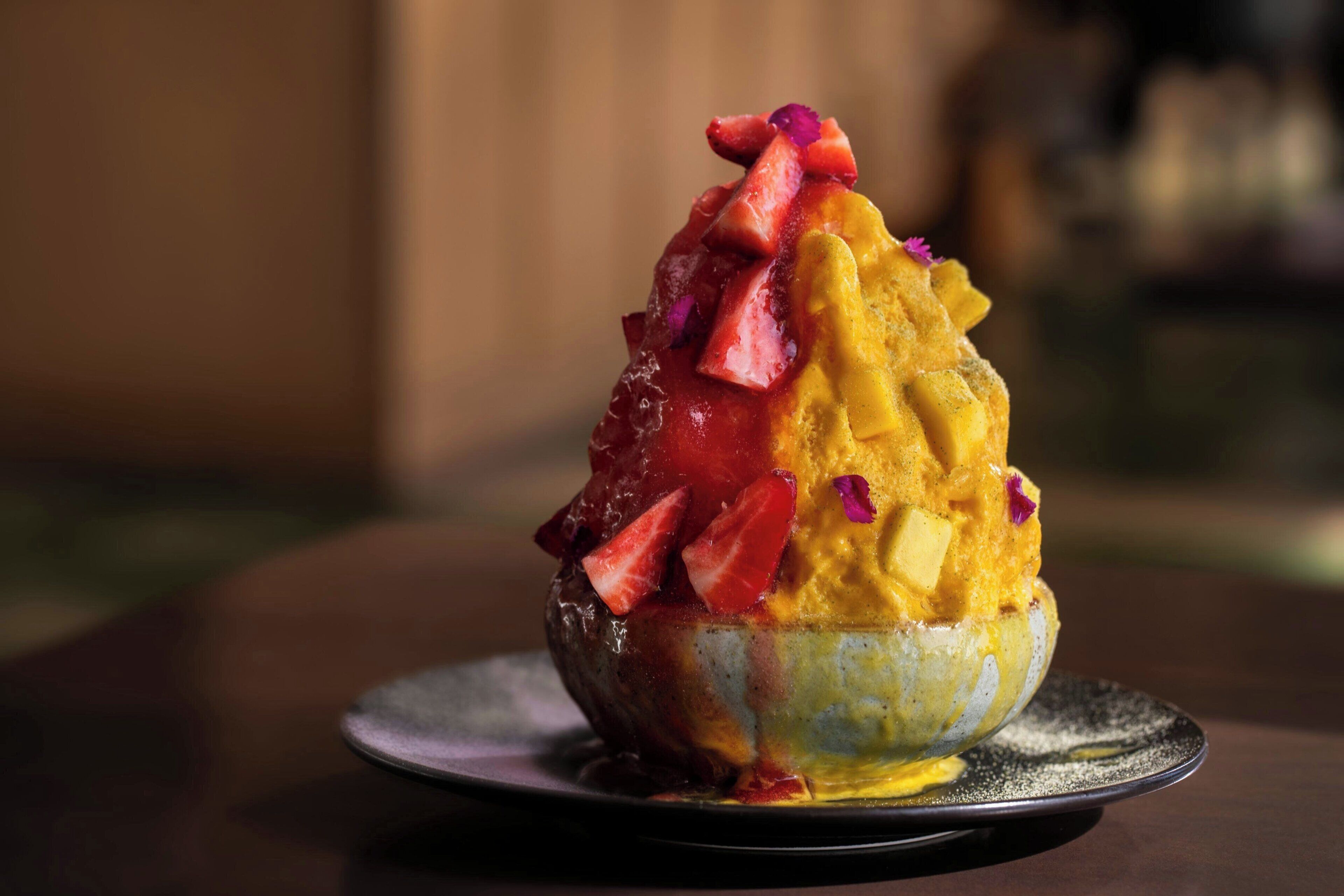 3 restaurants; breakfast, lunch, dinner, and brunch served