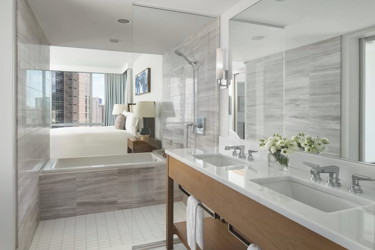 Suite, 1 Bedroom, Non Smoking, Ocean View (Corner) | 1 bedroom, hypo-allergenic bedding, in-room safe, desk