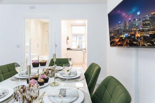 Urban Chic - Bond Street