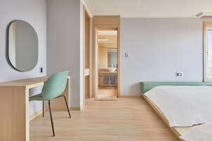 Soundproofing, free WiFi