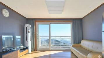 ๊ณ ์ธต - ๋น๋ผ 30ํํ (์ถ๊ฐ์ธ์๋น 15000 ์ฒดํฌ์ธ์ ๊ฒฐ์ ) | 1 ๊ฐ์ ์นจ์ค, ๋ฐฉ์ ์ค๋น, ๋ฌด๋ฃ WiFi