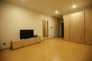 한실 스탠다드 | 고급 침구, 오리/거위털 이불, 책상, 암막 커튼