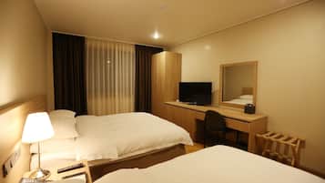 Deluxe Room | Premium bedding, down comforters, desk, blackout drapes