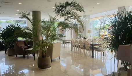 Restaurante. Palgong Emillia Hotel