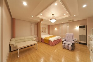 Standard Double Room | Living area
