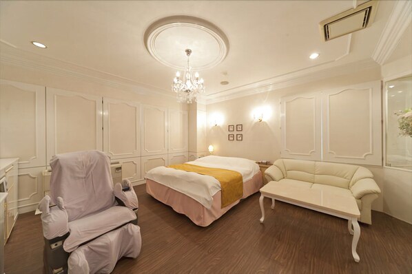 Standard Double Room | Living area