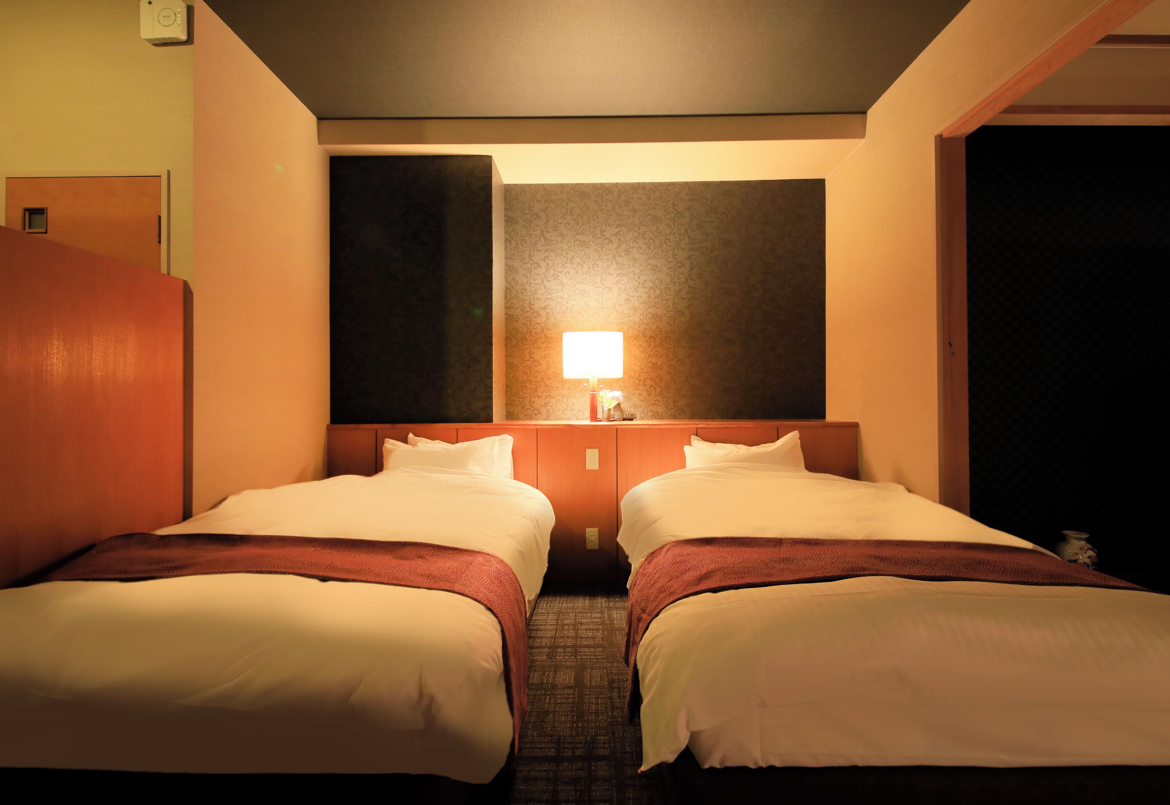 Japanese Western Style Room with Shower (Garden View), Non Smoking | In-room safe, bed sheets