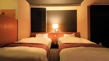 Japanese Western Style Room with Shower (Garden View), Non Smoking | In-room safe, bed sheets