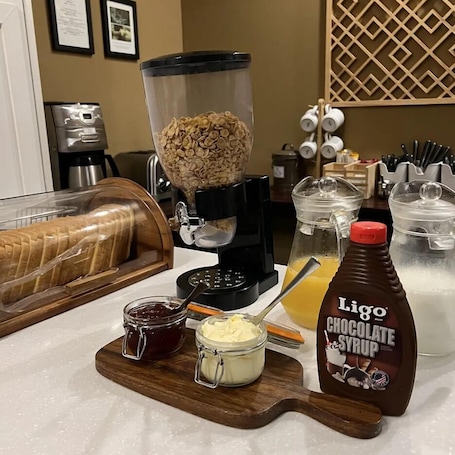 Free daily continental breakfast