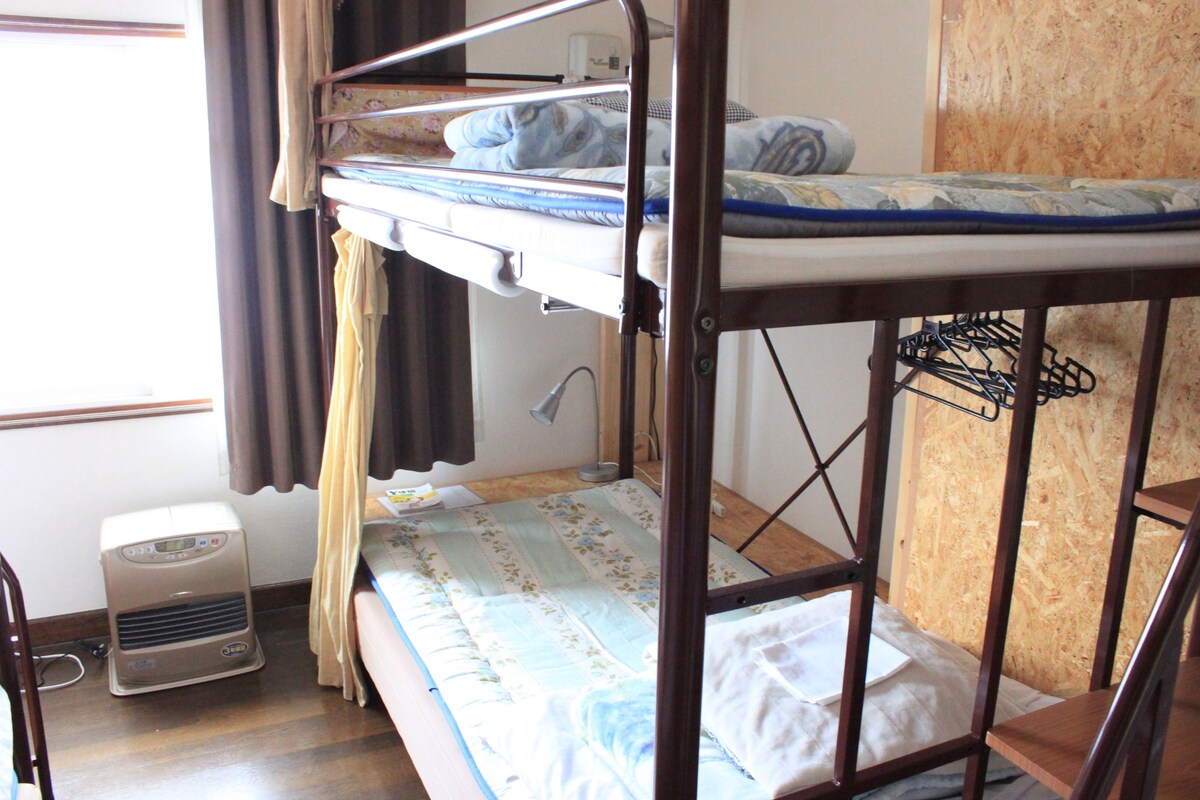 ห้องพักรวม, ผู้ชายเท่านั้น, ปลอดบุหรี่ | Wi-Fi ฟรี