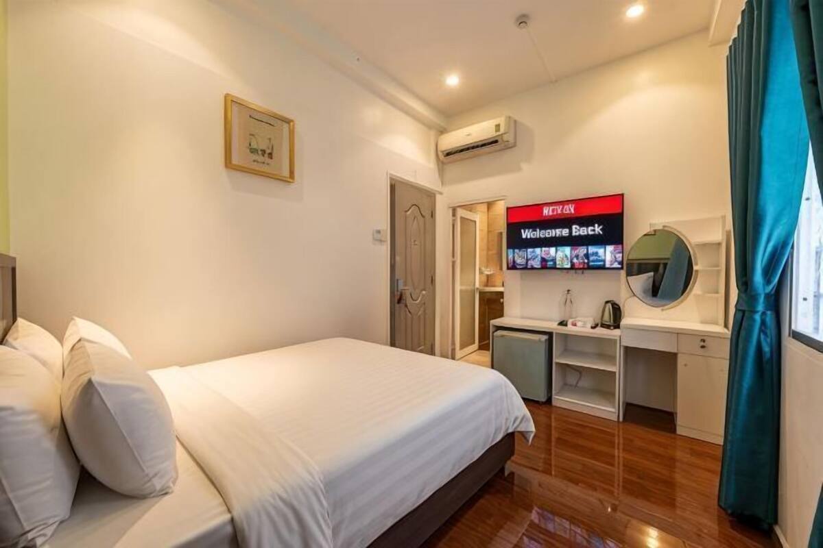 Frigobar, escrivaninha, Wi-Fi de cortesia, roupa de cama