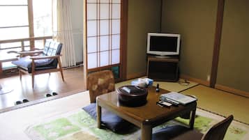 Japanese Style Standard Room, Shared Bathroom, Garden View | Down comforters, in-room safe, free WiFi