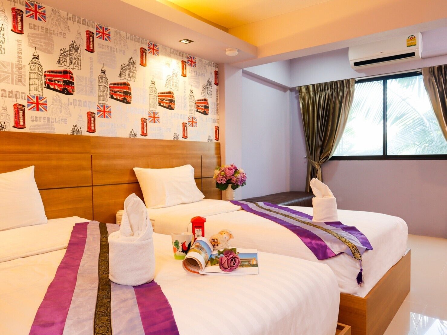 Deluxe Twin Room | Minibar, desk, free WiFi, bed sheets