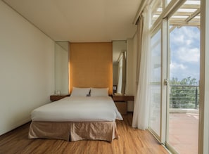 Panoramic Double Room, Ocean View | Down comforters, soundproofing, free WiFi, bed sheets - LoveSea 126 House Inn (Hengchun)