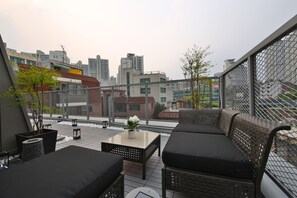 Romantic Penthouse, 1 Bedroom, Non Smoking, City View | Terrace/patio - Hanso Residence Seoul (Seoul)