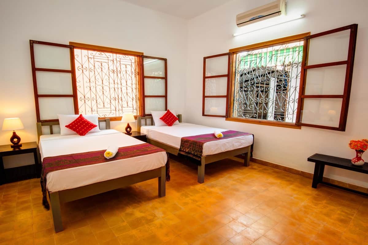 Twin Room with Private Bathroom