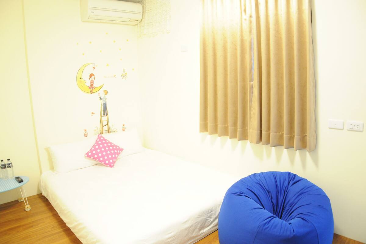 Double Room | Premium bedding, desk, free WiFi, bed sheets