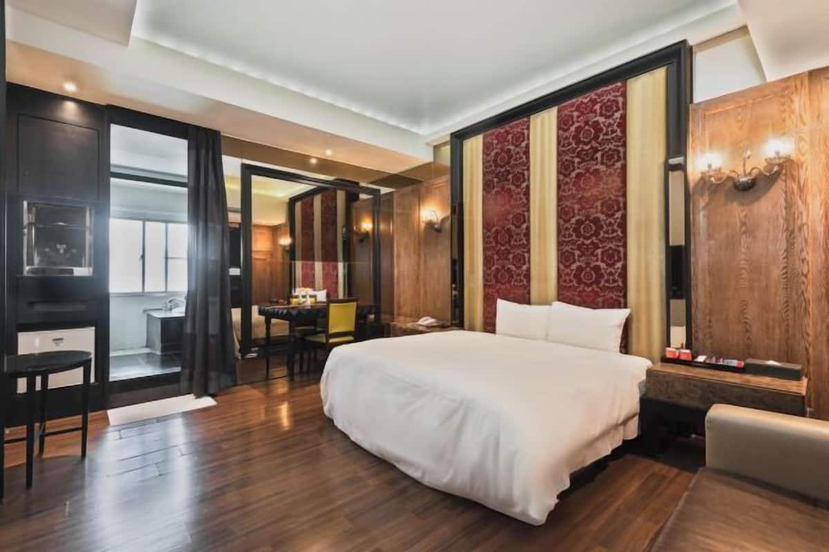 Decoración personalizada, muebles diferentes y cortinas blackout