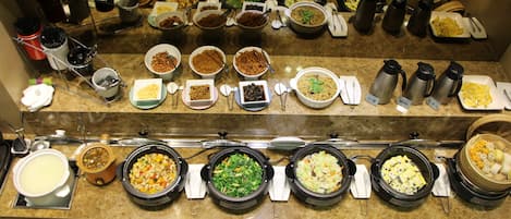 Petit déjeuner buffet compris tous les jours