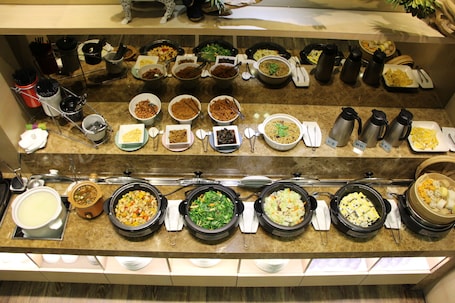 Free daily buffet breakfast