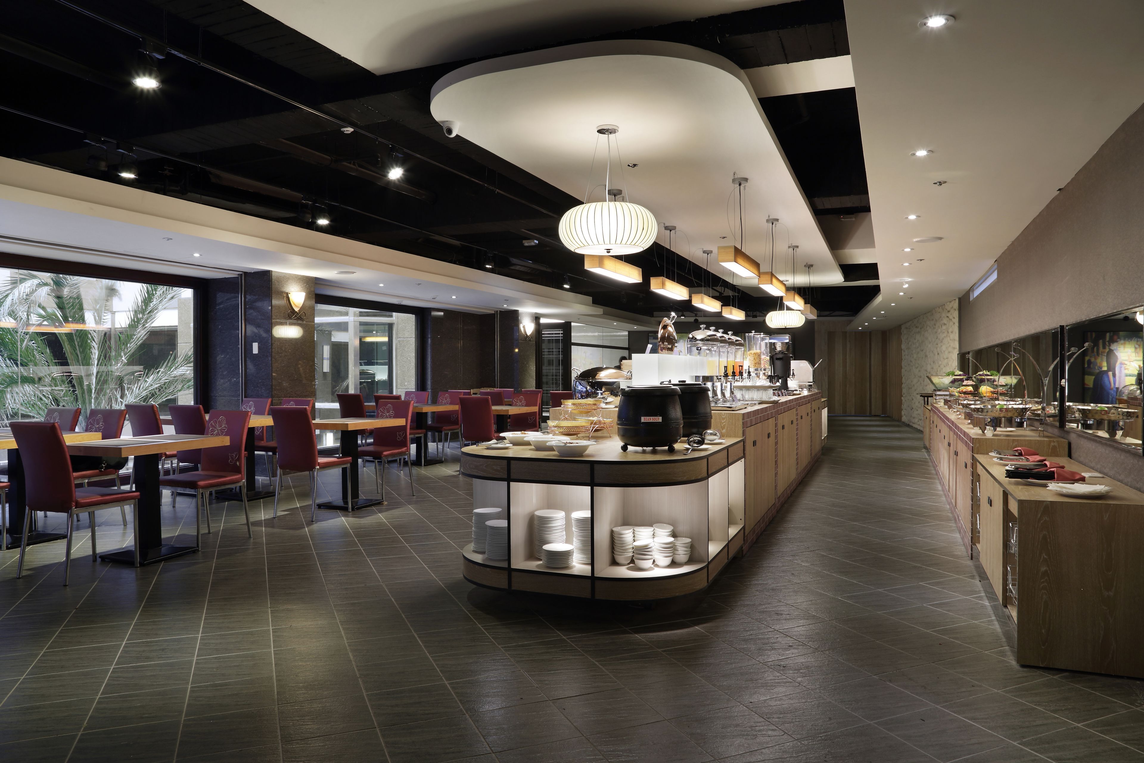 Petit déjeuner buffet compris