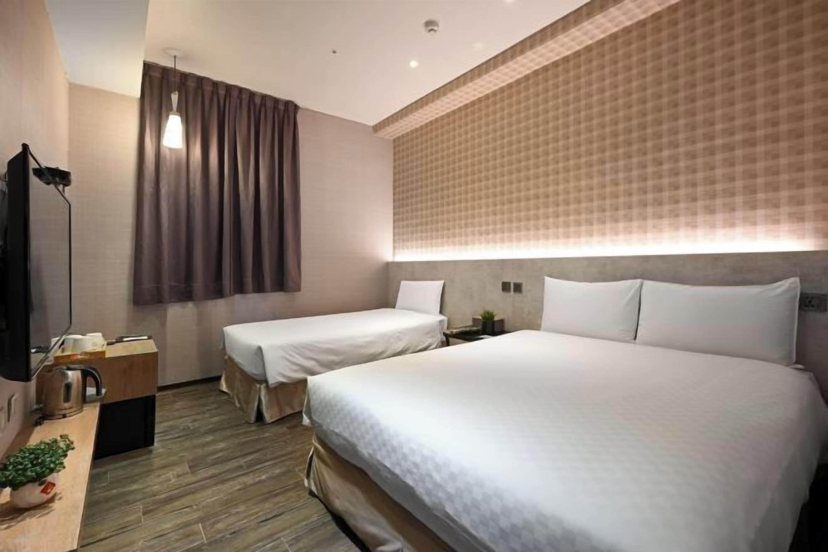 Cubrecamas, cortinas blackout, wifi gratis y ropa de cama 