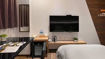 Cubrecamas, cortinas blackout, wifi gratis y ropa de cama