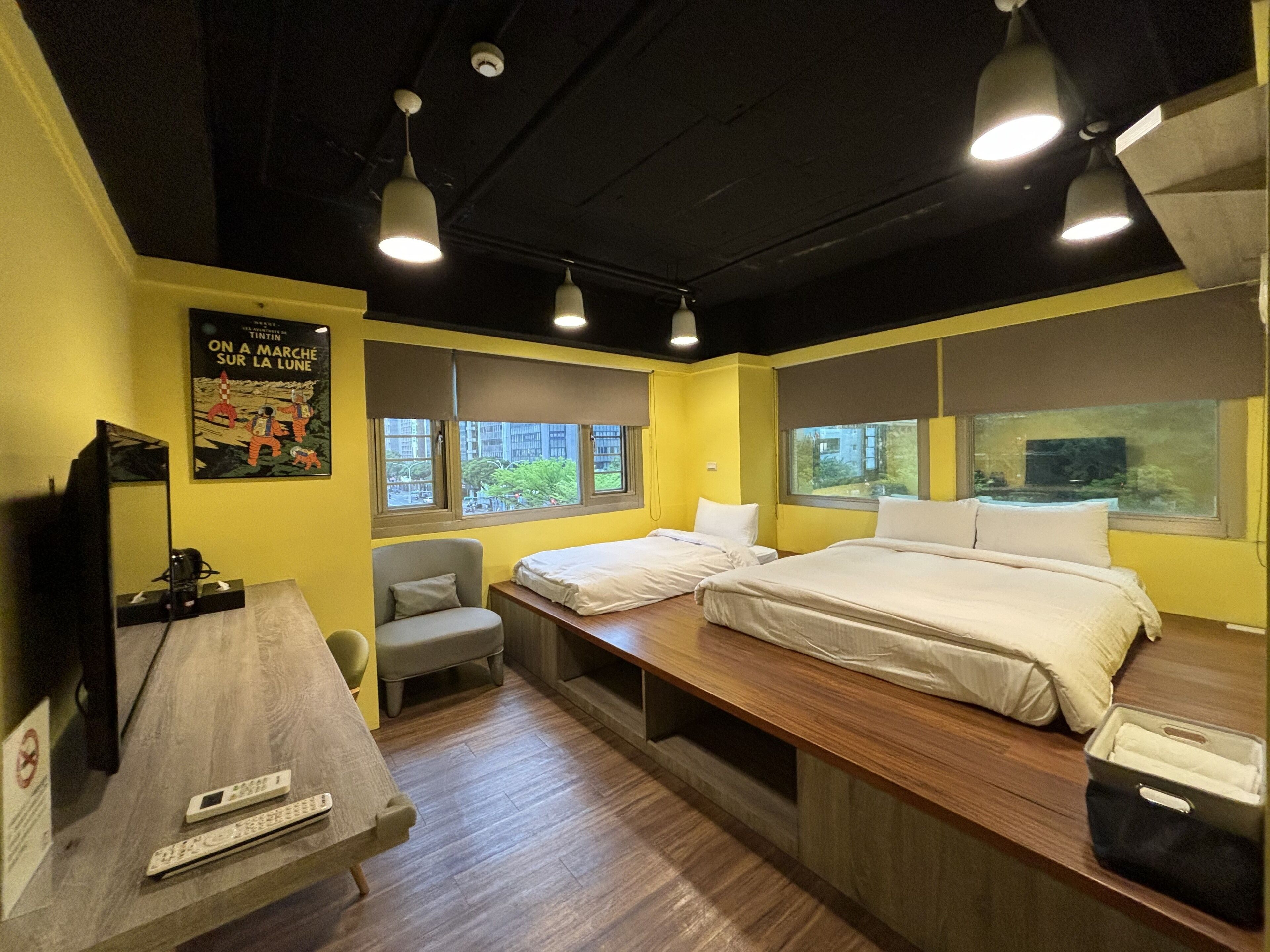 japanese triple room, ensuite | premium bedding, down duvets, desk, laptop workspace