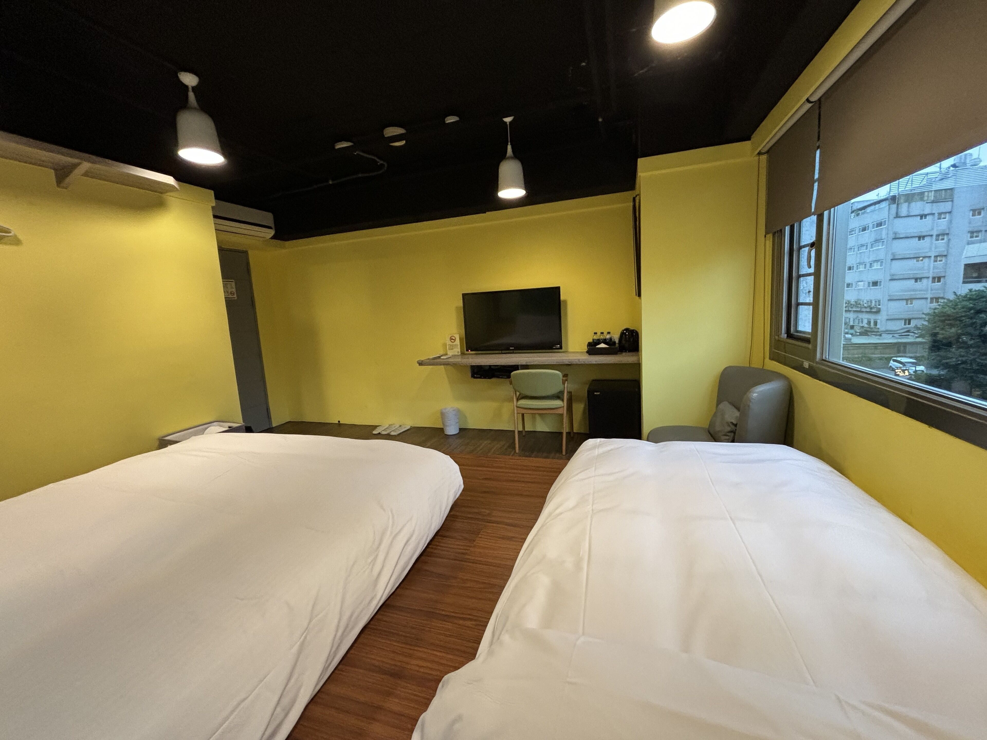 japanese triple room, ensuite | premium bedding, down duvets, desk, laptop workspace