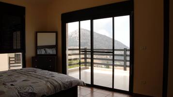 3 bedrooms, blackout curtains, soundproofing, iron/ironing board