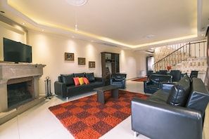 Villa | Living area | Flat-screen TV - Ehden Village Residences (Ehden)