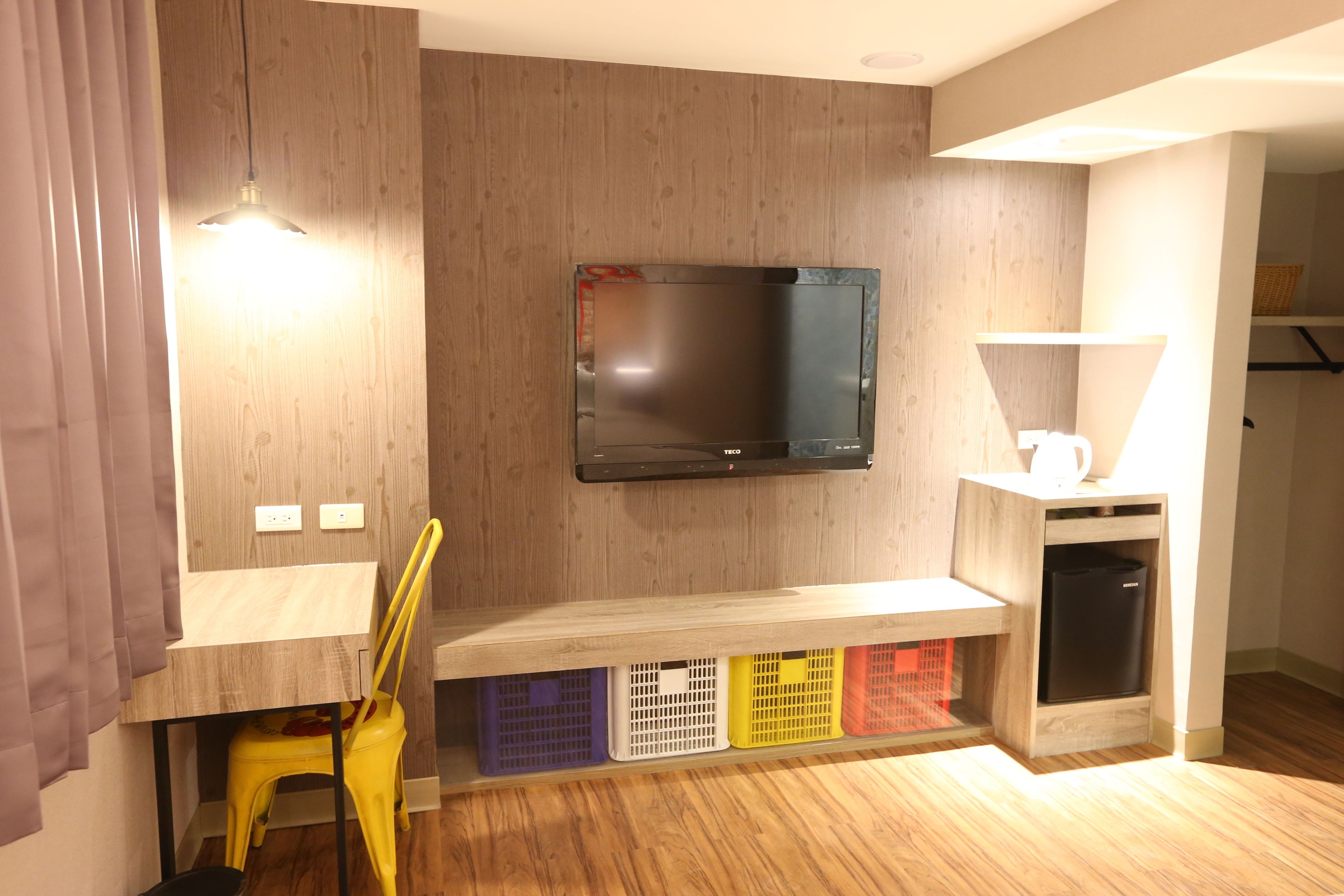 design double room | minibar, in-room safe, individually decorated, individually furnished