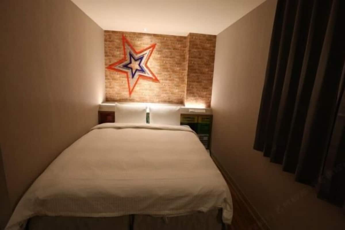 Minibar, in-room safe, individually decorated, individually furnished