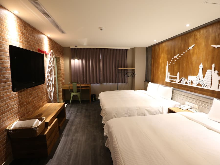 Minibar, in-room safe, individually decorated, individually furnished