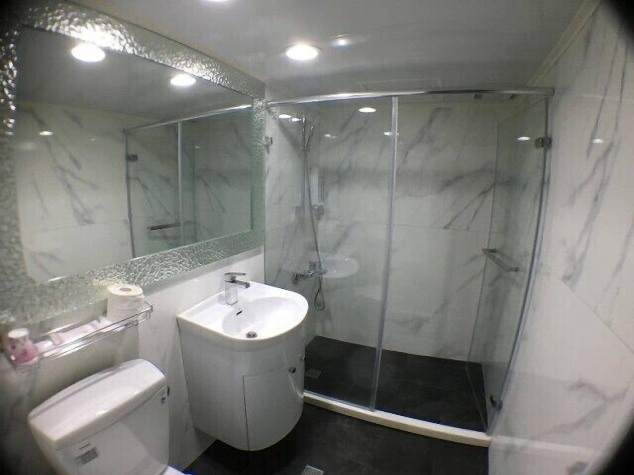 shower, free toiletries, hair dryer, slippers