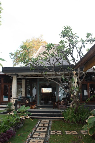 ジョグロ オン ザ ビーチ