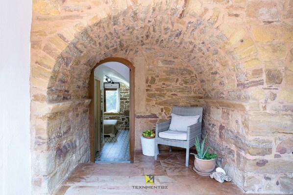 Decoración personalizada, muebles diferentes y escritorio 