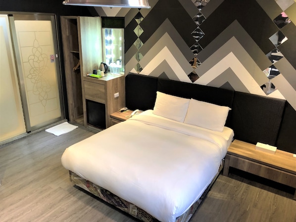 ห้องบิสซิเนสทวิน, เตียงใหญ่ 1 เตียง | เครื่องนอนระดับพรีเมียม, ห้องพักตกแต่งอย่างมีเอกลักษณ์