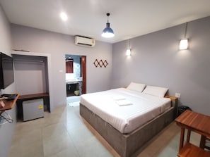 Standard Double Room | Desk, free WiFi, bed sheets - Happy Field Resort Cha-am (Cha-am)