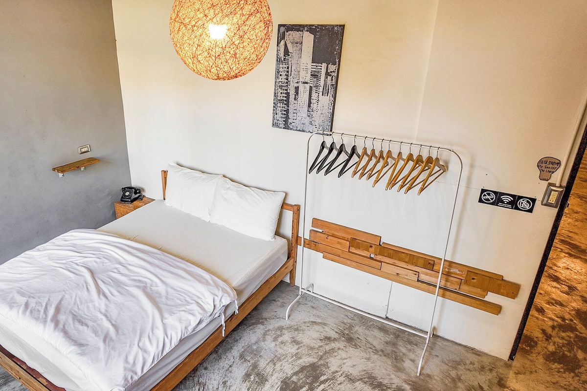 Quadruple Room | Individually decorated, soundproofing, free WiFi, bed sheets
