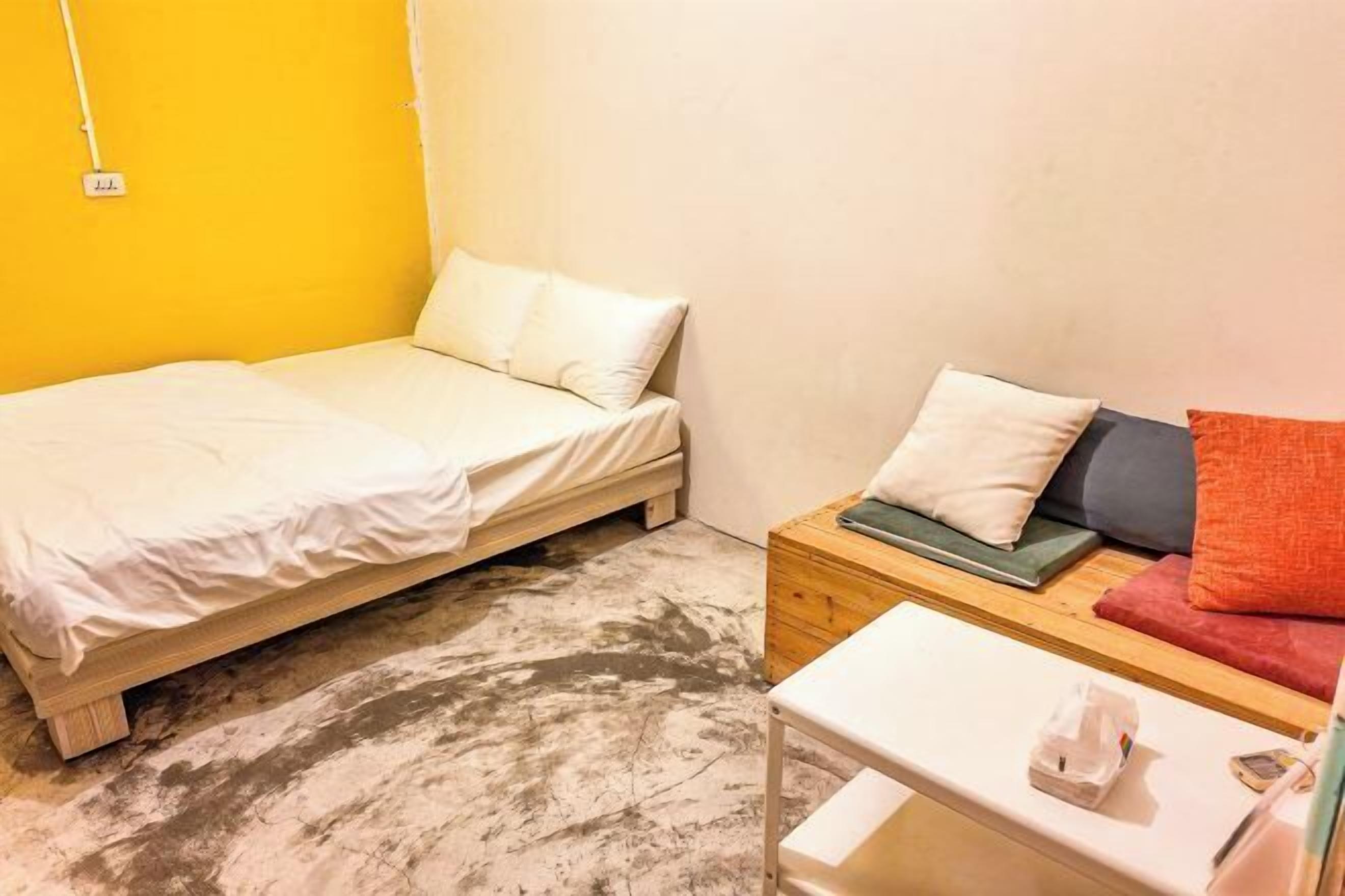 Individually decorated, soundproofing, free WiFi, bed sheets