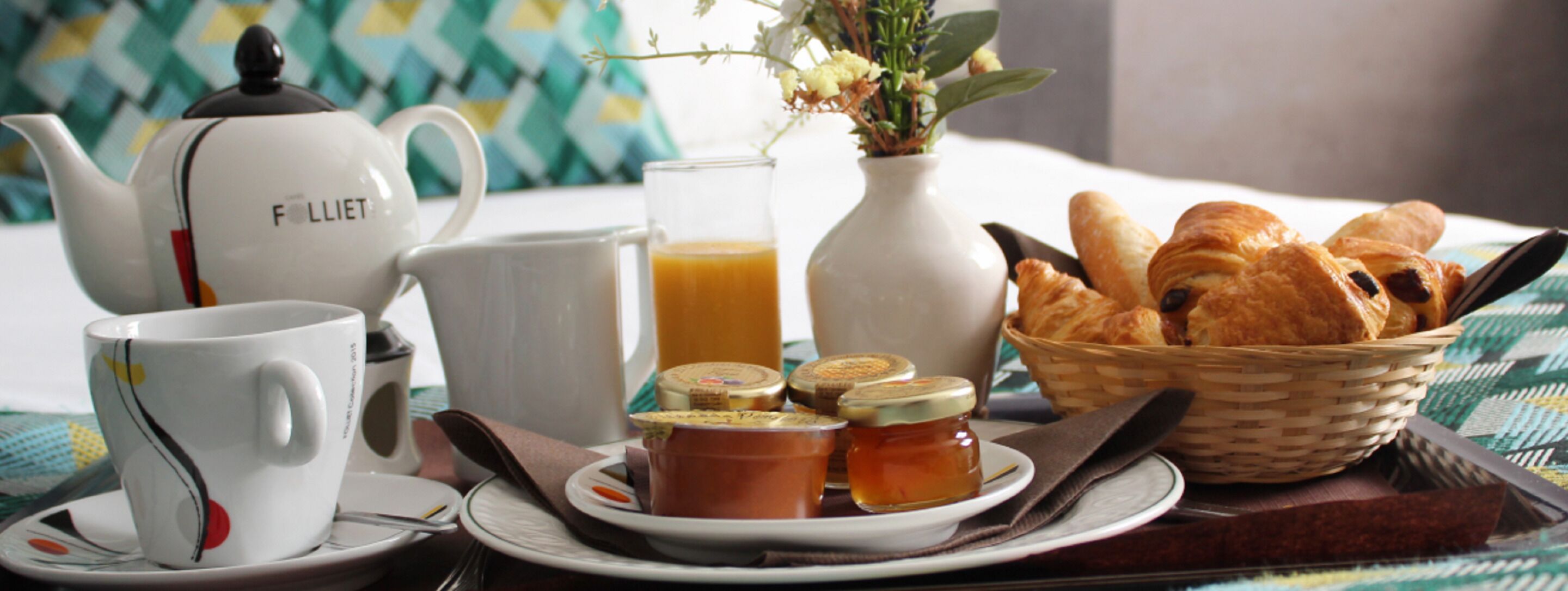 daily buffet breakfast (eur 13.50 per person)