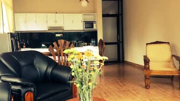 Junior Suite, Balcony, Mountain View | Living area