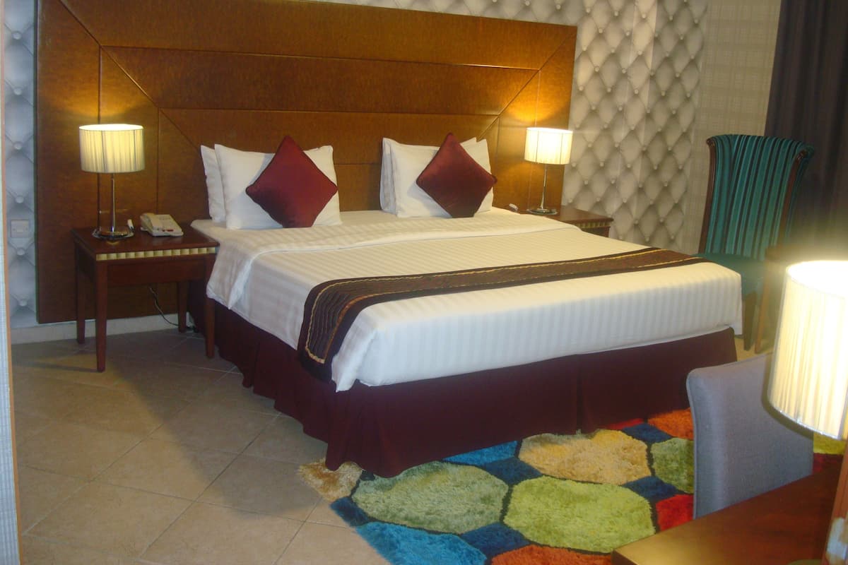 Standard Apartment, 1 Bedroom | Minibar, in-room safe, desk, laptop workspace