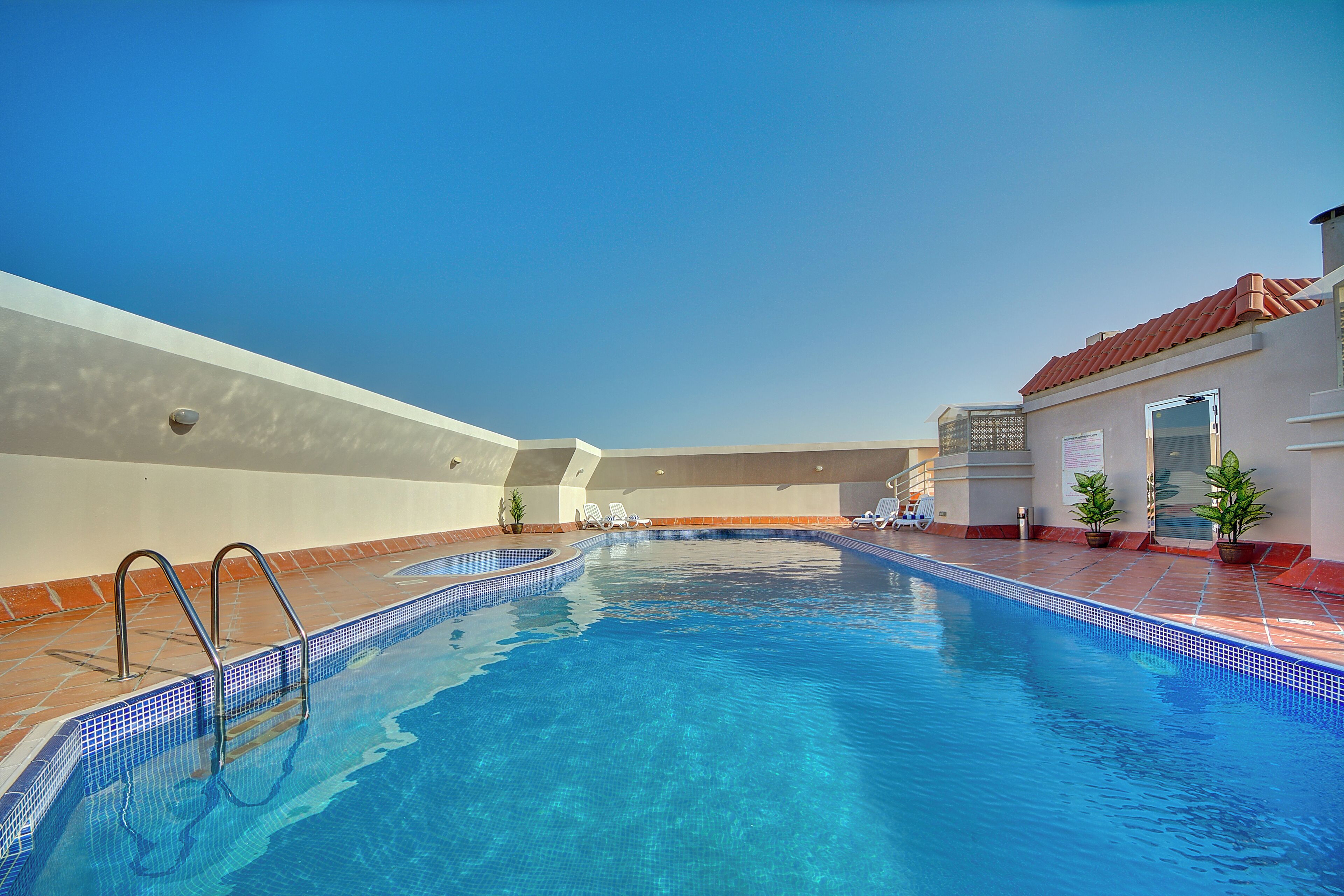 Pool auf dem Dach