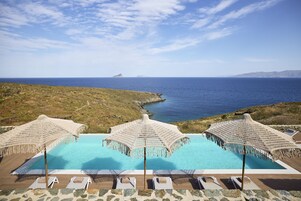 Seasonal outdoor pool, pool umbrellas, sun loungers